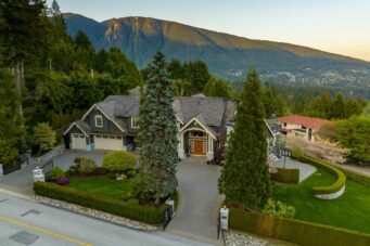 SPECTACULAR CLASSIC BRITISH PROPERTIES RESIDENCE - 620 St. Andrews Road, West Vancouver